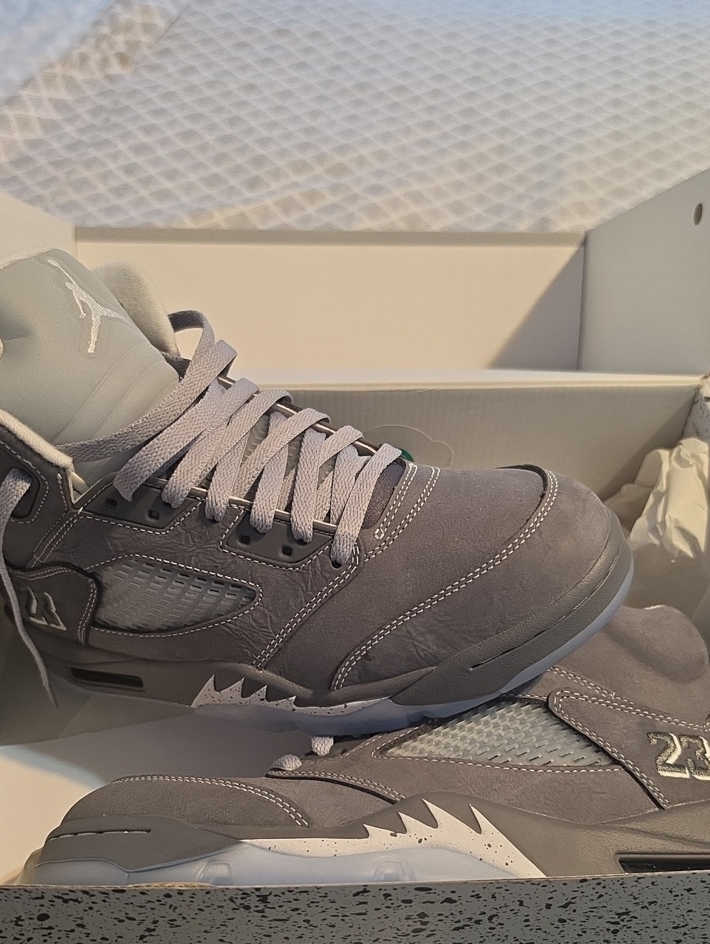 Jordan 5 Men’s Sneakers in Gray